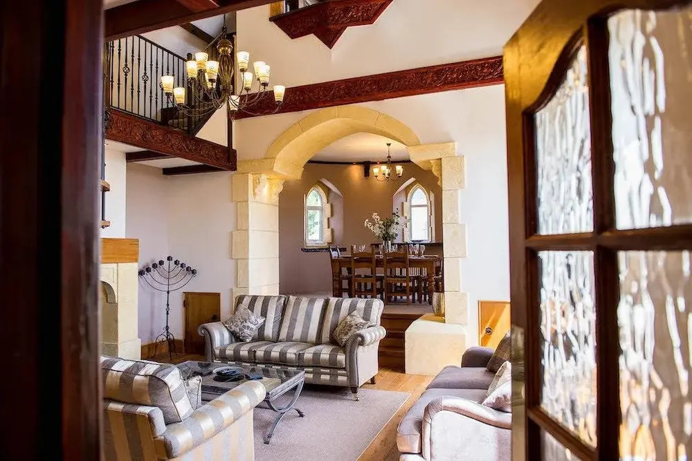 The Old School - An impressive countryside retreat, yet close to the coast