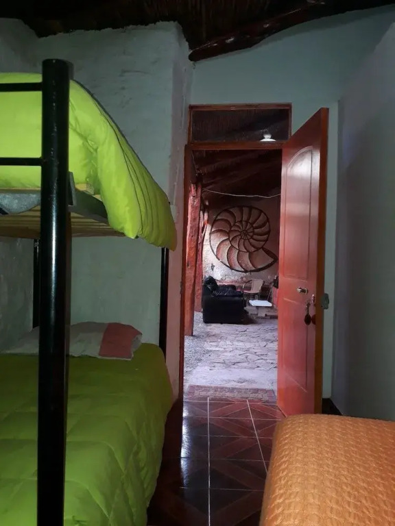 Yaalir At'mu - Hostel