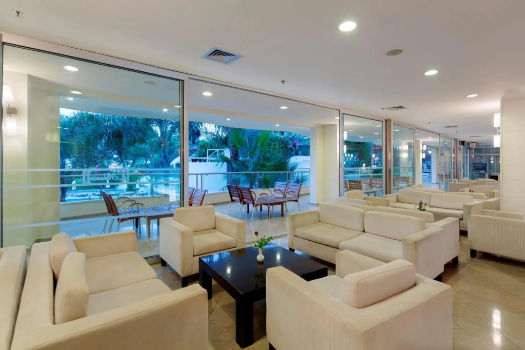Utopia Beach Club