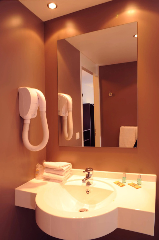 DC Hotel Charleroi Airport