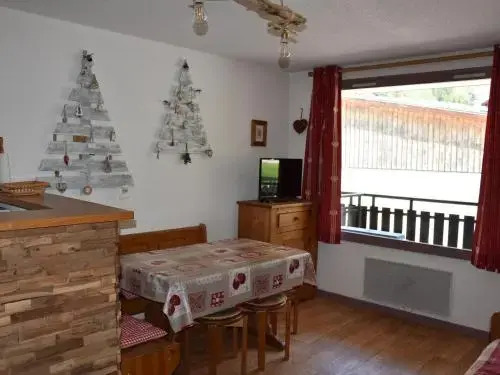 Apartment En Plein Centre Avec Balcon 1