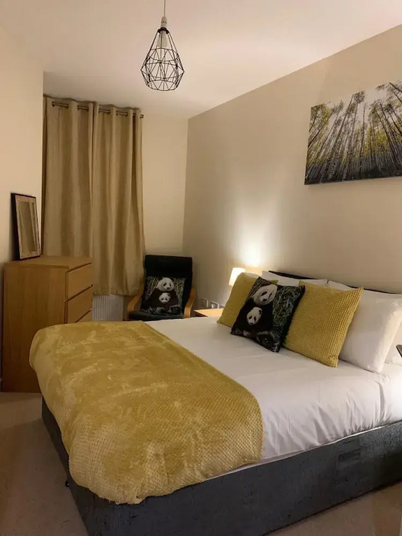 Unique & Stylish 2 Bed Apartment