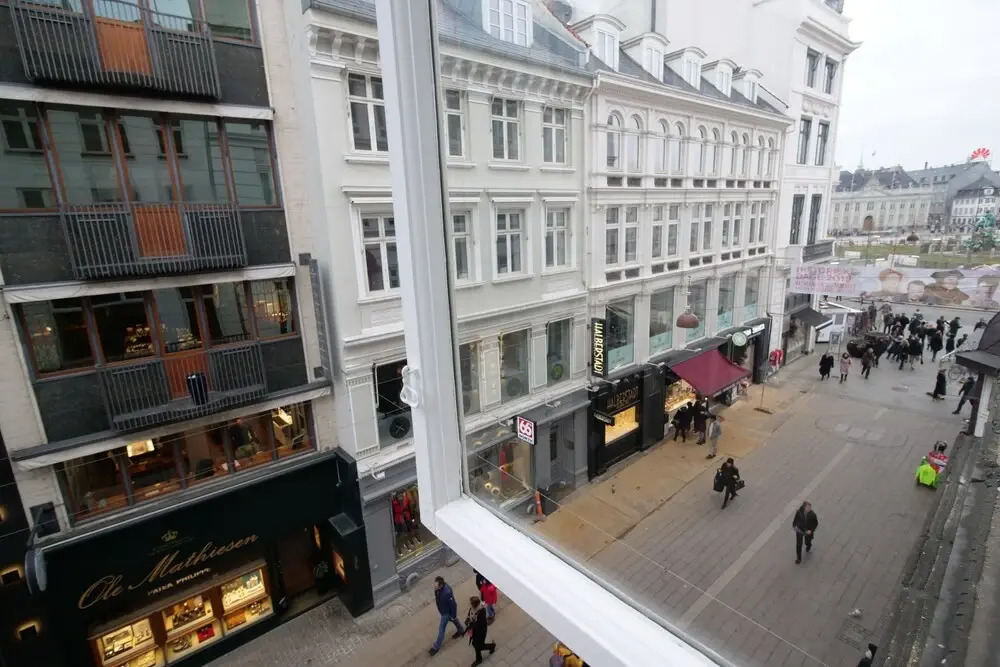 Sanders King - Smart 4-bdr Apt in City Center