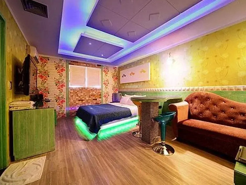 Metro 21 Hotel