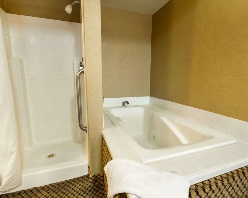 Comfort Inn & Suites Moreno Valley near March Air Reserve Base