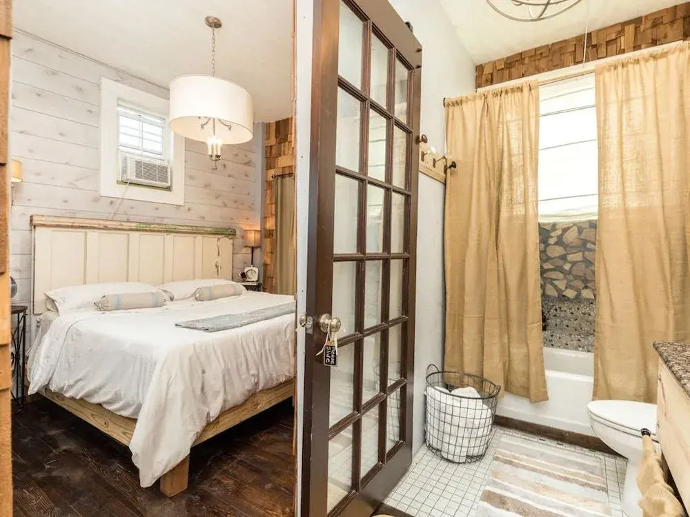 1821 Pleasure Pier Cottage - 1 Br cottage by RedAwning