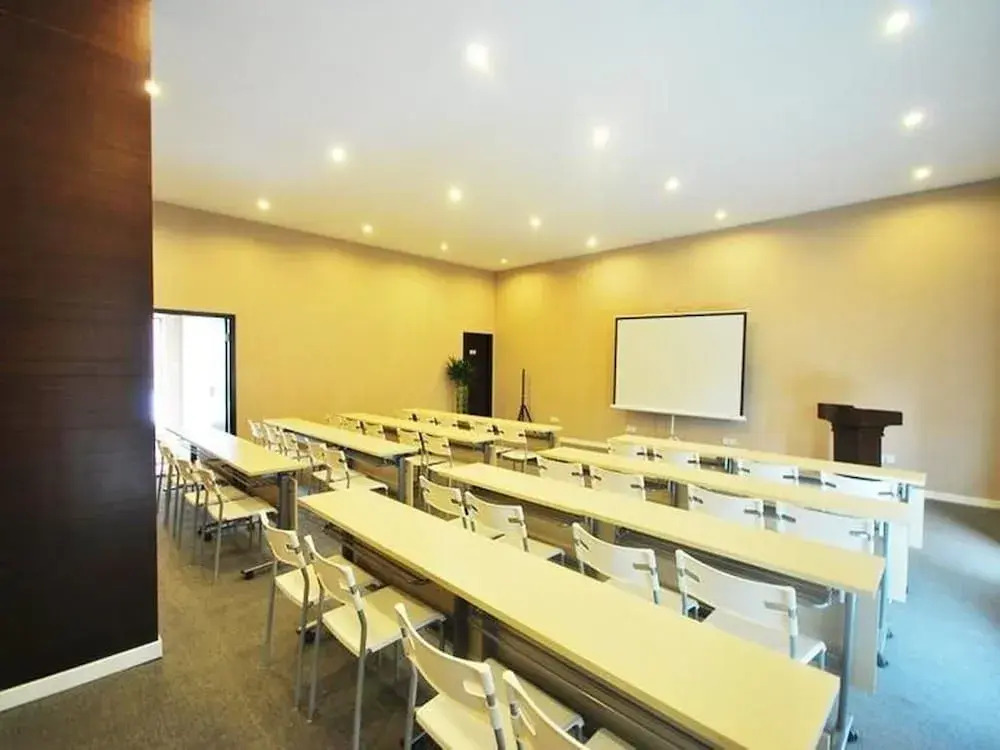 Chengdu Jinyi Hotel