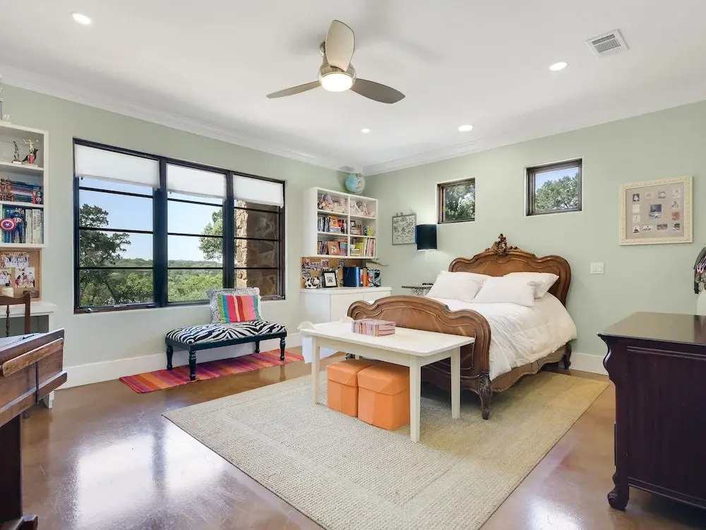 Sterns Estate #149387 4 Bedrooms 5 Bathrooms Estate