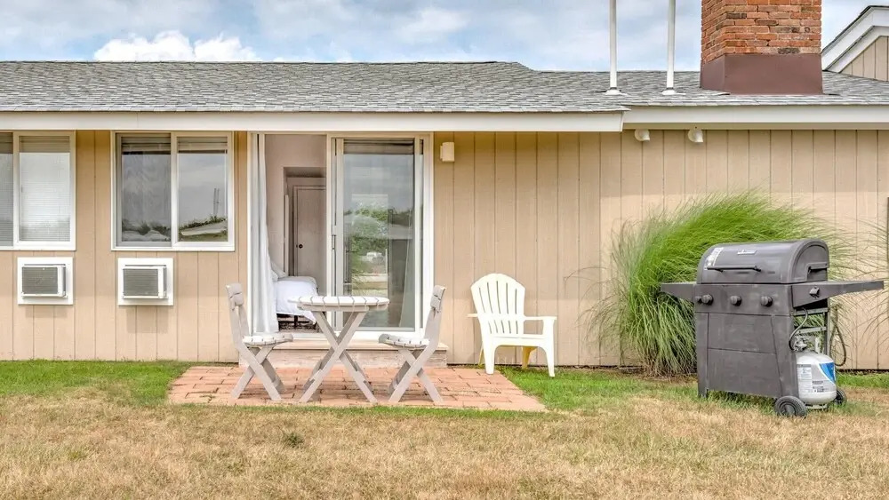 Unit 14 Dbl Queen - Bungalows at Common Ground