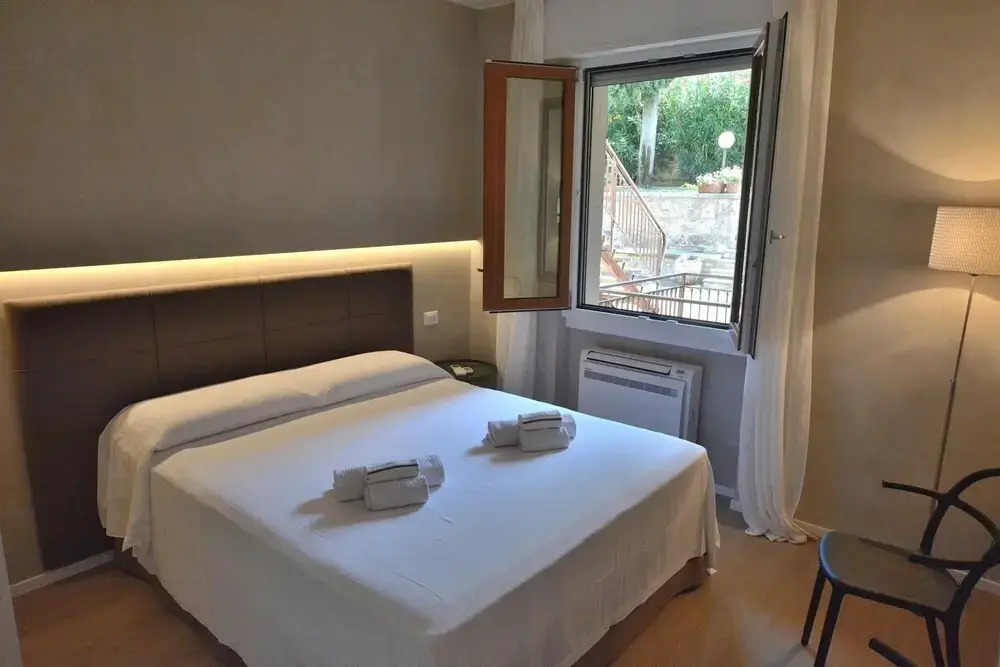 Leonardo Walsh Apartment