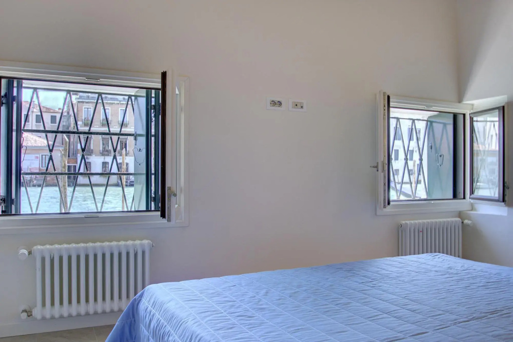 GRANDCANAL-GREEN new, 3pax, 2bath, fiber free wifi
