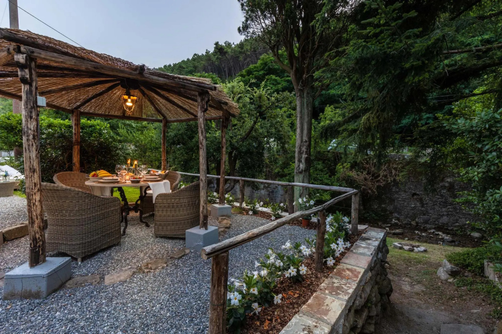Rio delle Fate, a Fairytale Home along the Stream in Vorno, Lucca