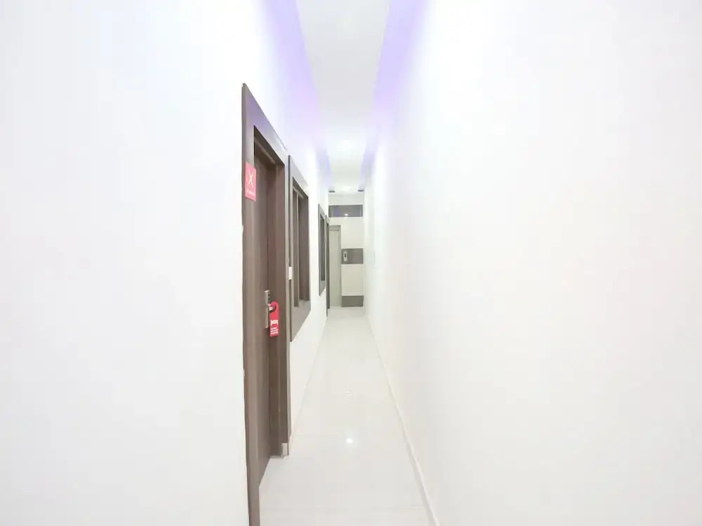 OYO 11034 Hotel JD Plaza