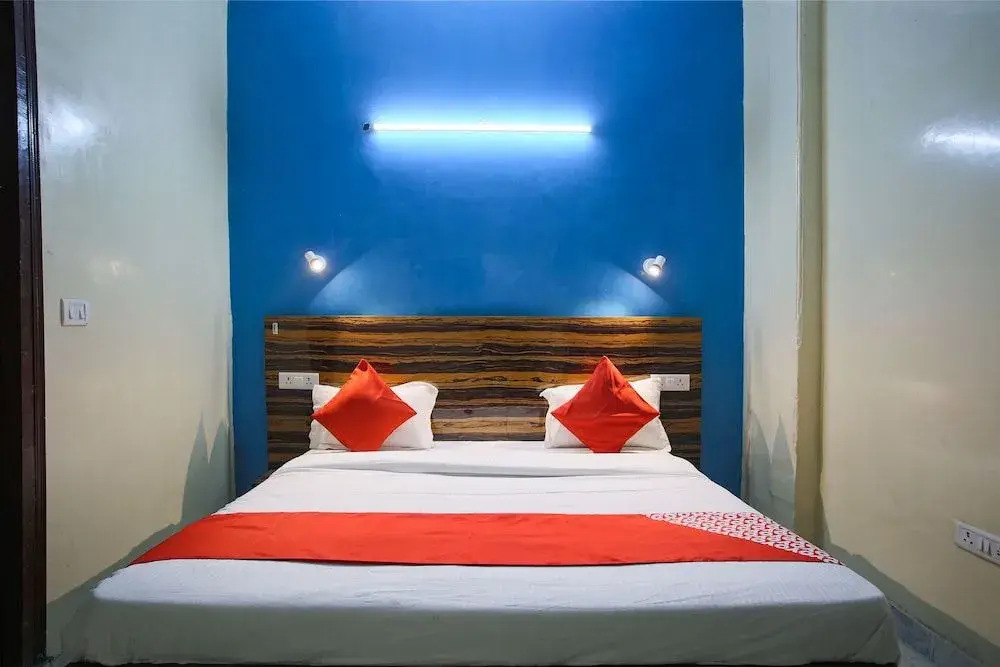 OYO 38417 Silver Villa