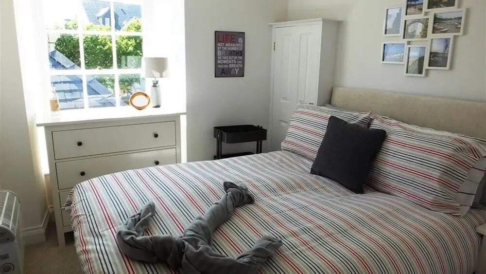 Cobra House 3