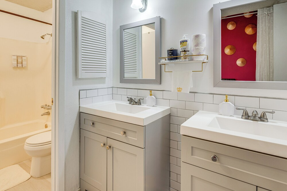 Quick Hwy Access: Family Retreat in Houston