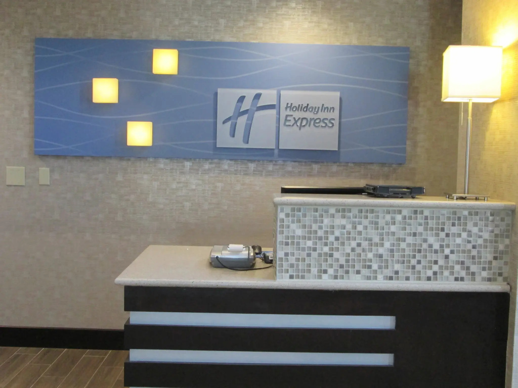 Holiday Inn Express Cloverdale - Greencastle by IHG