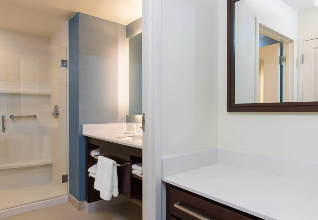 Residence Inn by Marriott Milwaukee West