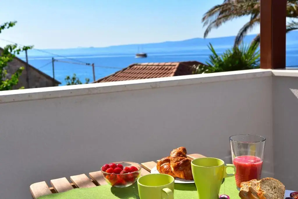 Sea Pearl Residence - Top beachfront location apartments in Bol centre