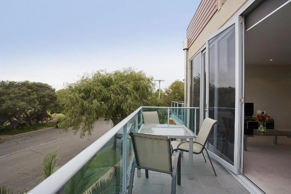 7 Bell Street Apartments
