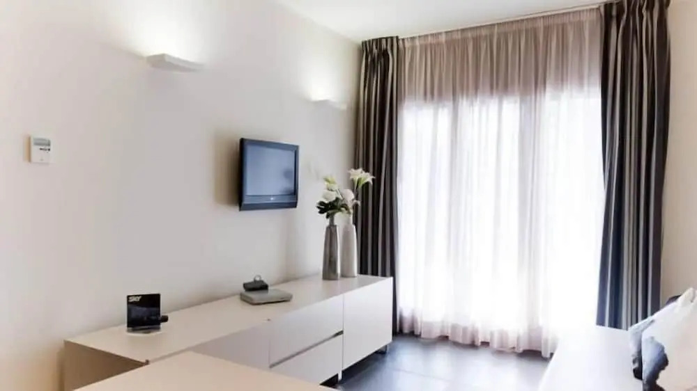 Home Club Suite Hotel