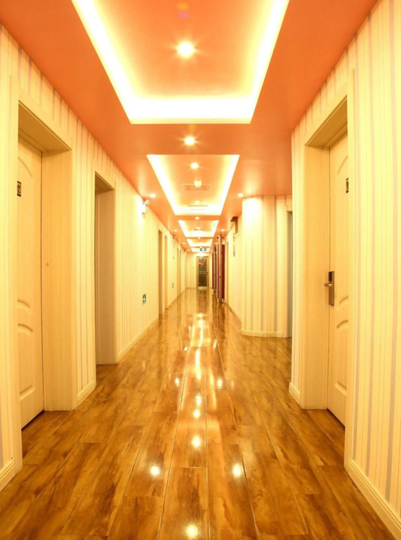 Renqiu Yueheng Business Express Hotel