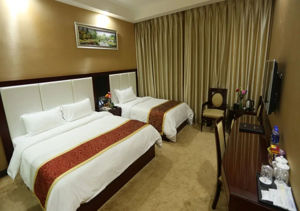 Homeinn Selected Hotel (Zhuhai Gongbei Huanyu City Shopping Center)