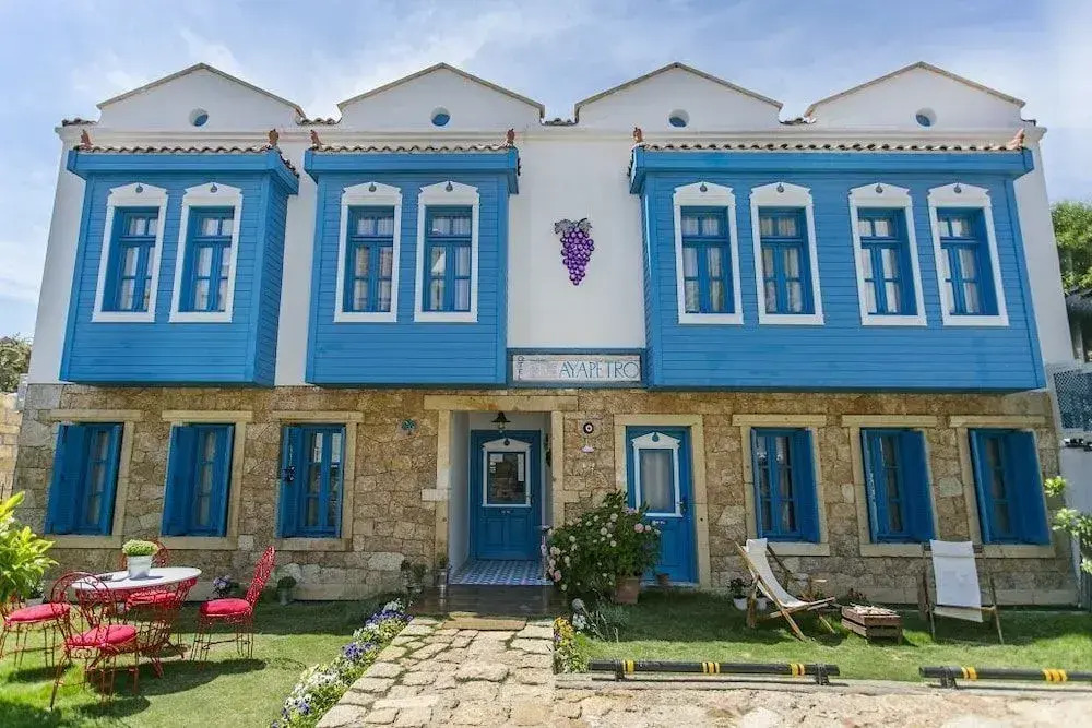 Ayapetro Hotel