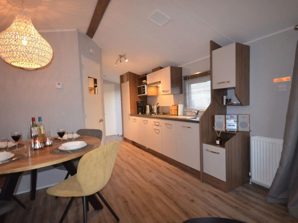 Chalet by Wadden Sea with Sunny Garden