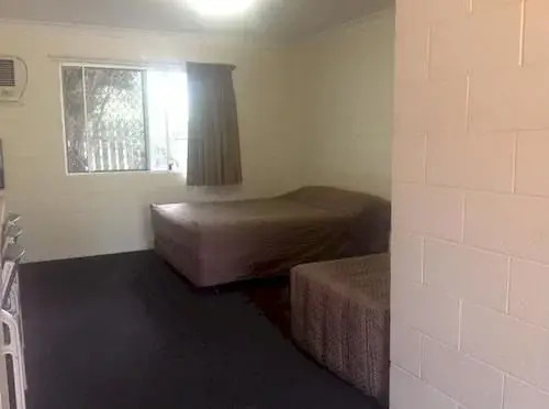 Bluff Palms Motel