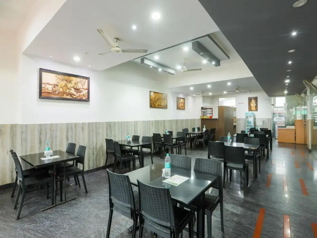 Capital O 84042 Nakshatraa Residency