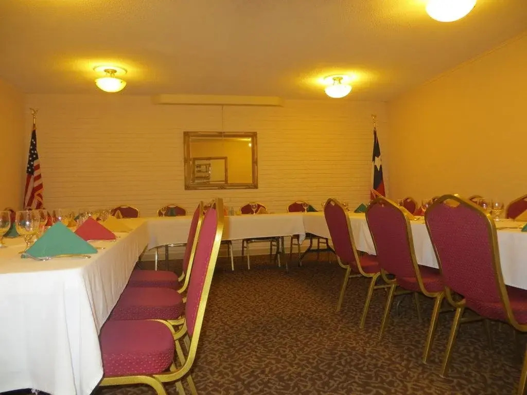 Echo Hotel & Conference Center