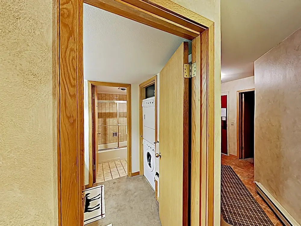 New Listing! Expansive W/ Pool & Hot Tub 3 Bedroom Condo