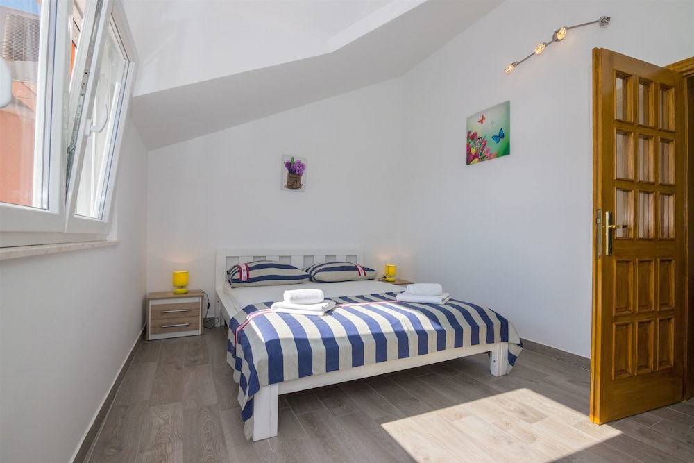 Apartments Marija Balcony with Sea View
