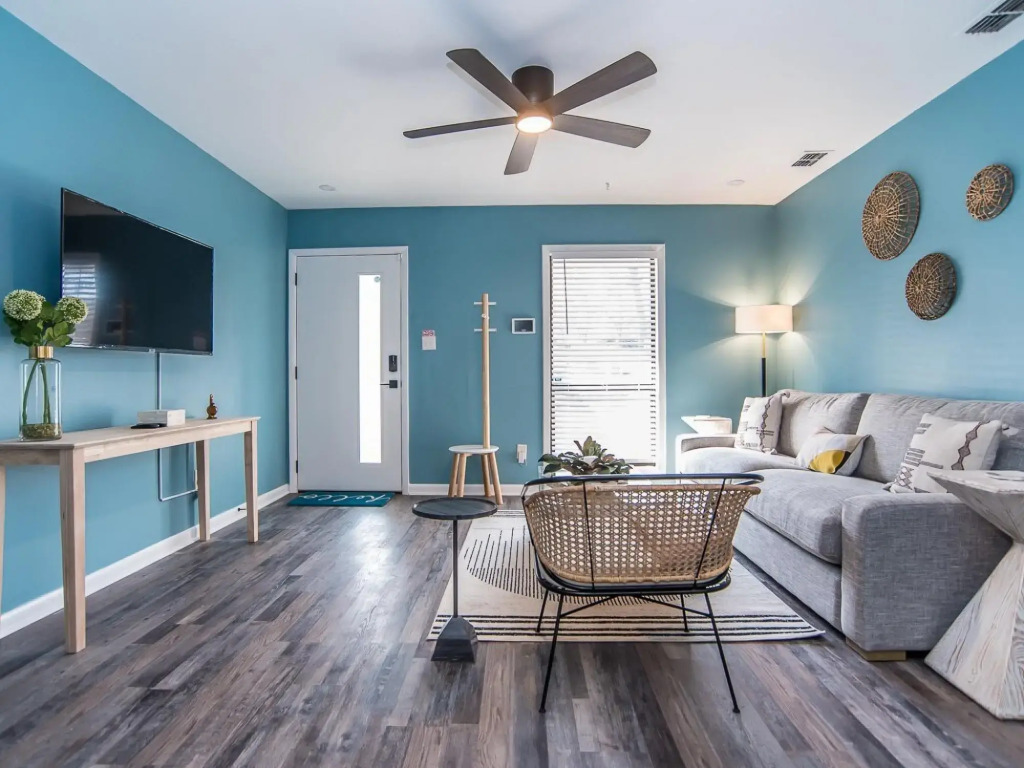 905 Fayetteville Oasis