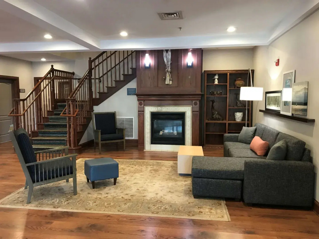 Country Inn & Suites by Radisson, Queensbury - Lake George , NY