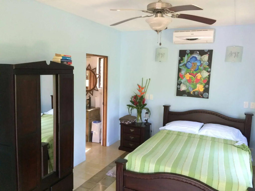Portasol Rainforest and Ocean View Living