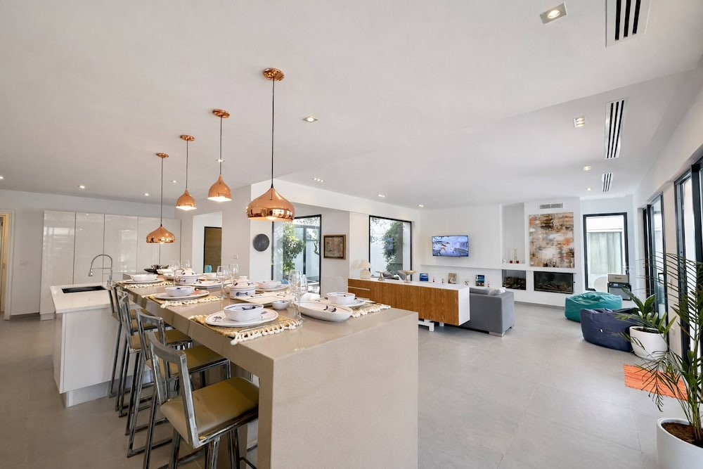 Villa Solreya Contemporary oasis with pool