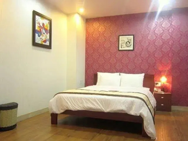 Romance Hotel