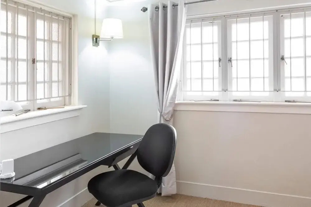 Chic 2 Bedroom Ground Floor Apartment In Trendy New Farm