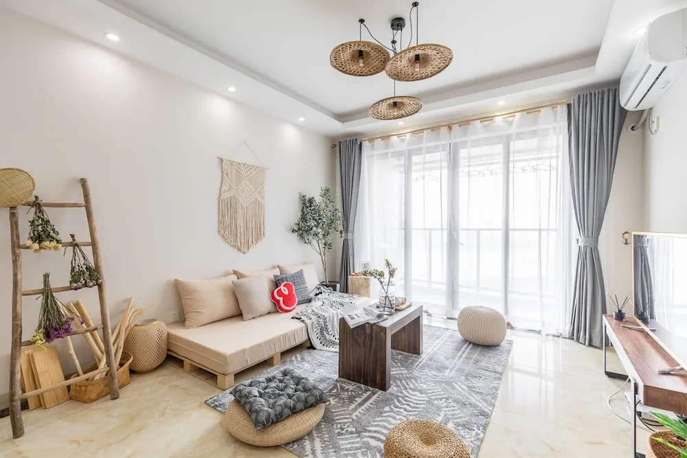 Locals Boutique Apartment WanzaiCEC No.5