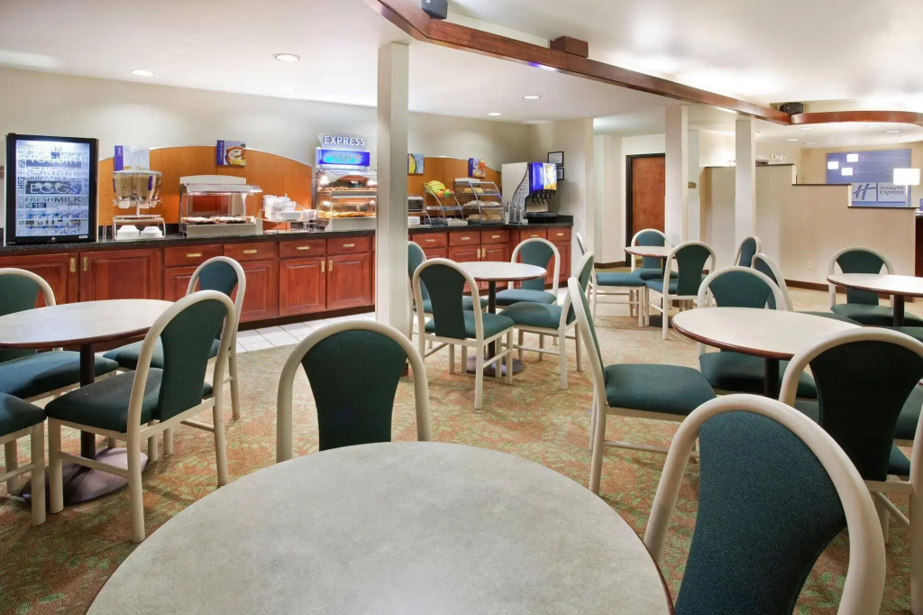 Holiday Inn Express & Suites Colorado Springs-Airport by IHG