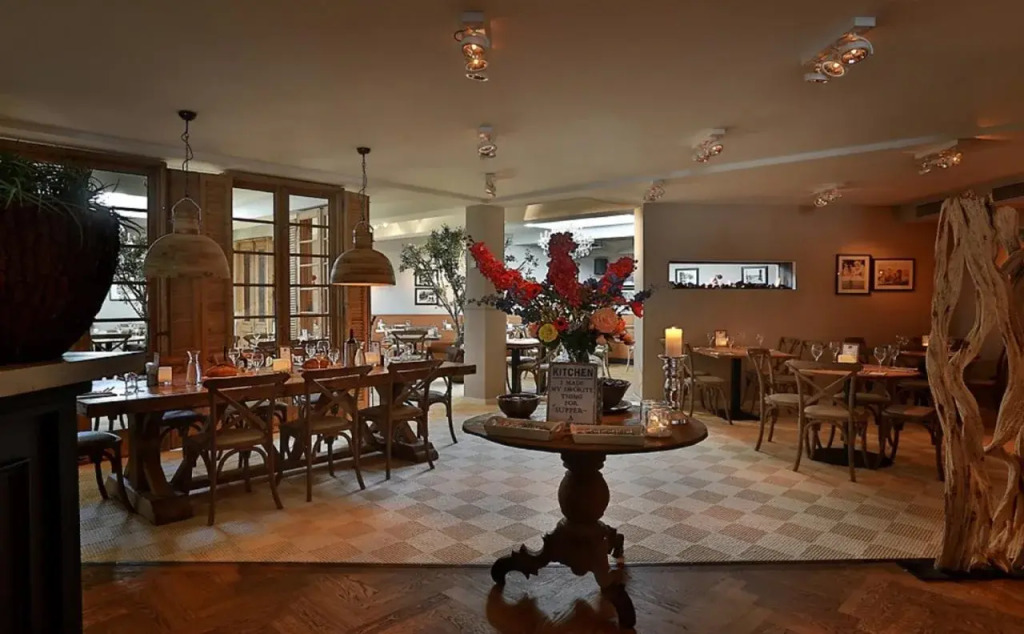 Hotel La Reine