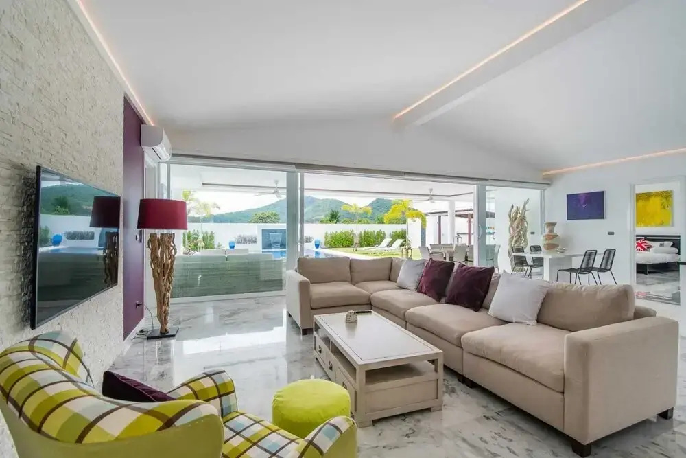 Luxury Modern 4 Bedroom Pool FH108