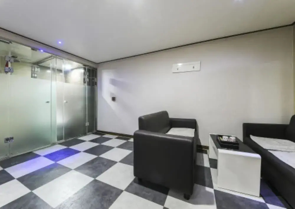 Hotel M