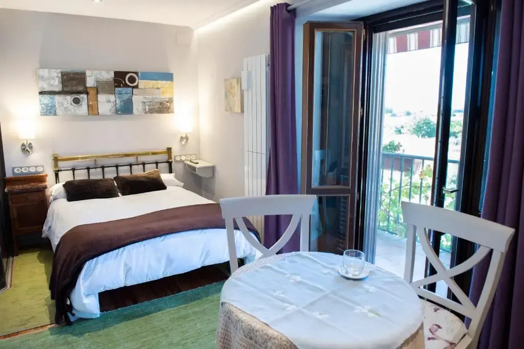 Hostal Rural Txapi Txuri Logis Hotels