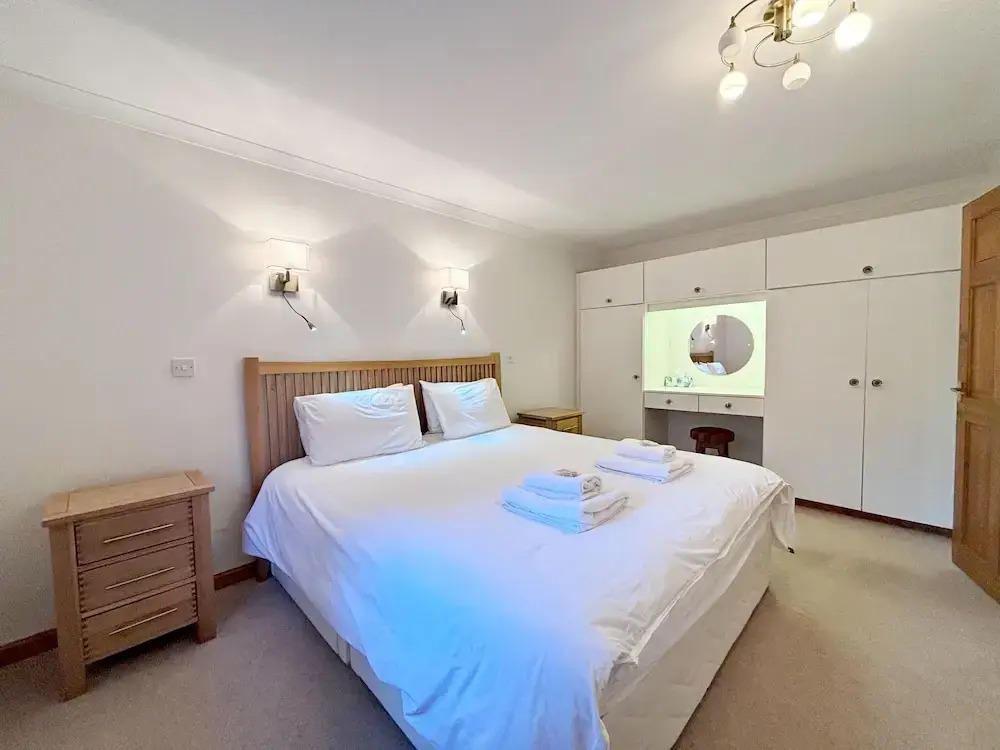 Fisher Lodge sleeps up to 2