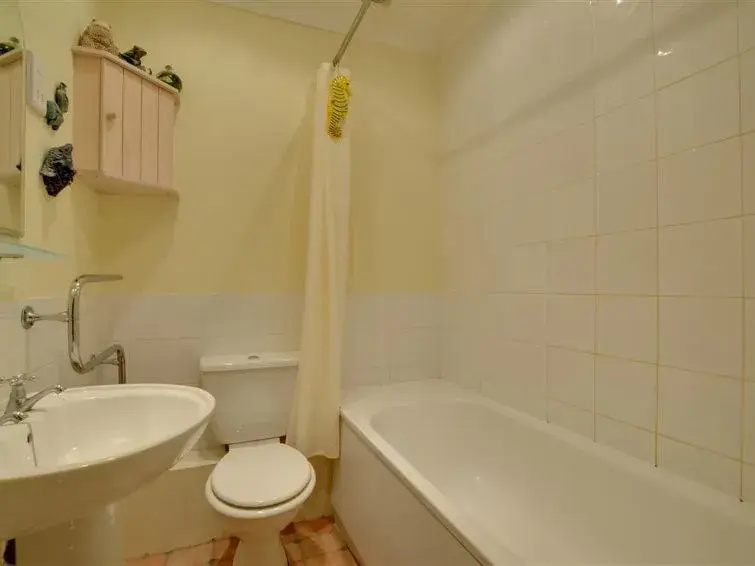 Holiday Home Cam Court