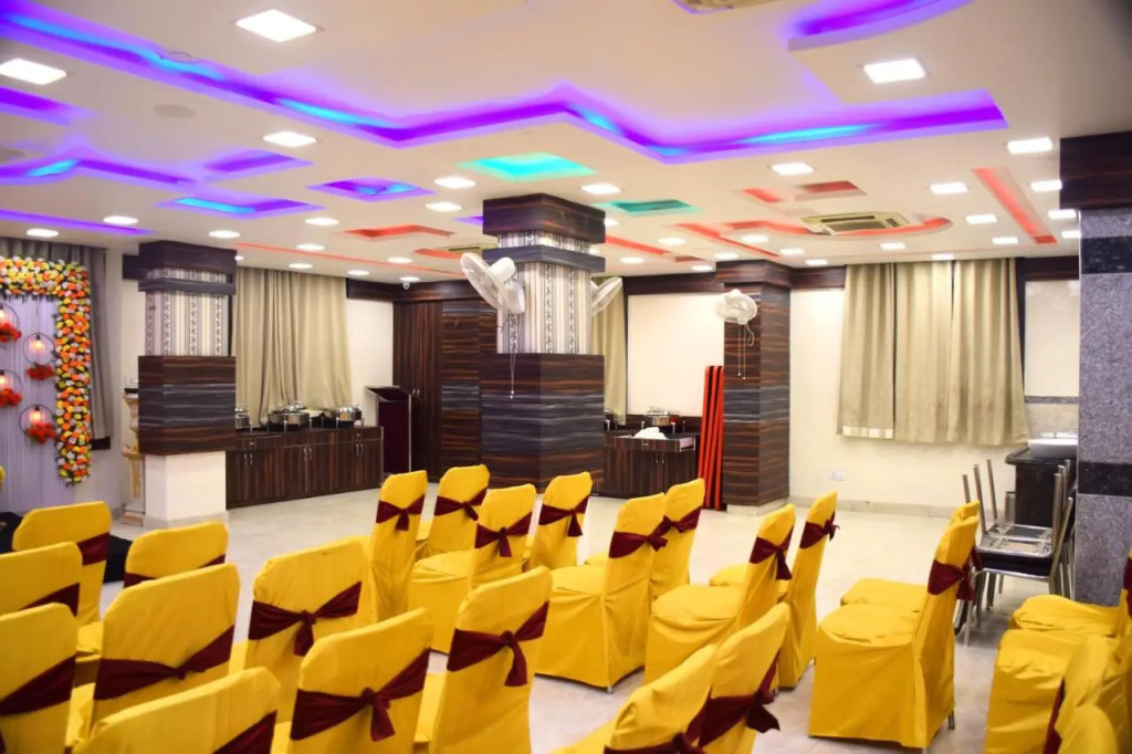 Hotel Anand International