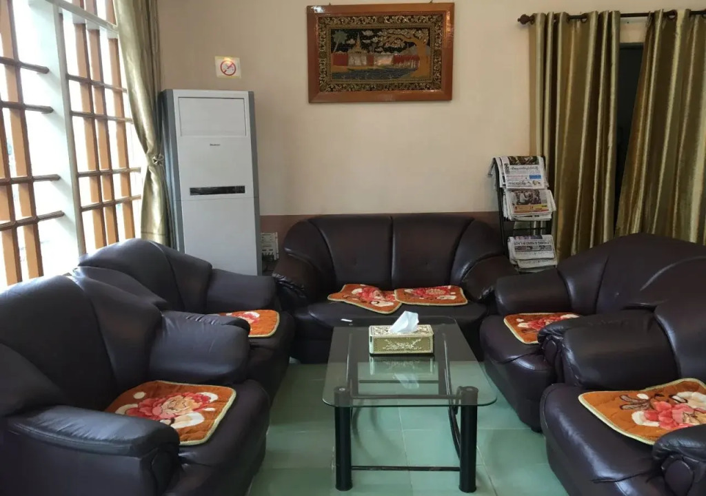 Grand Hill Hotel